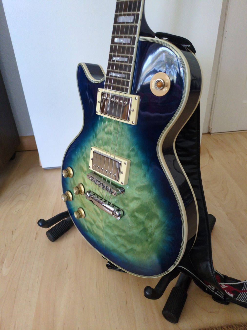 Strumenti musicali: Gitarre linkshänder lefthand – Usato da Lyss venduto da pet_69c5 2