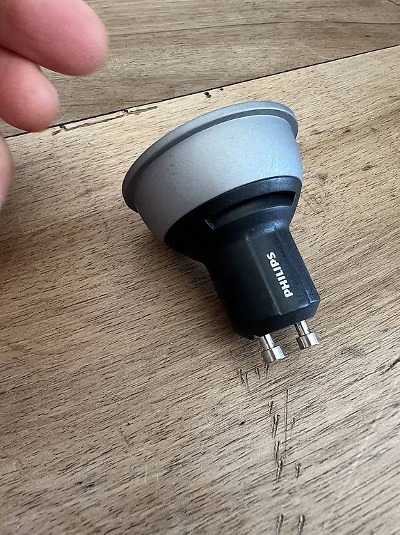 Lampade: GU 10 Spot Philips 15 Stück – Usato da Zürich venduto da handjam 2