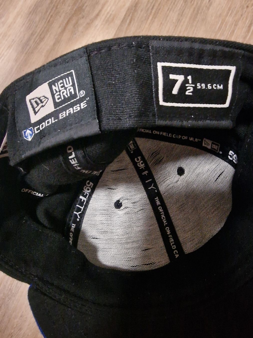 Altro in  Abbigliamento & Accessori: 4 Caps zu verkaufen 2 Fullcap (59.6) 2 Normal – Usato da Seftigen venduto da bendzsy91 5