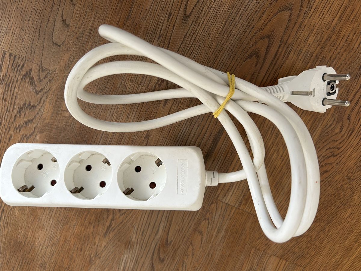 Cavi: Mehrfachstecker/ Steckleiste mit Kabel zweipolig – Usato da Wolhusen venduto da eve_m6cg