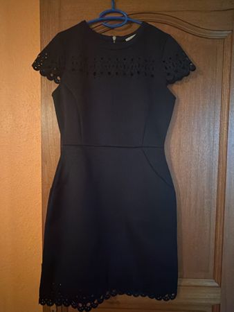 Damen Kleid schwarz mit Lochstickerei guter Zustand