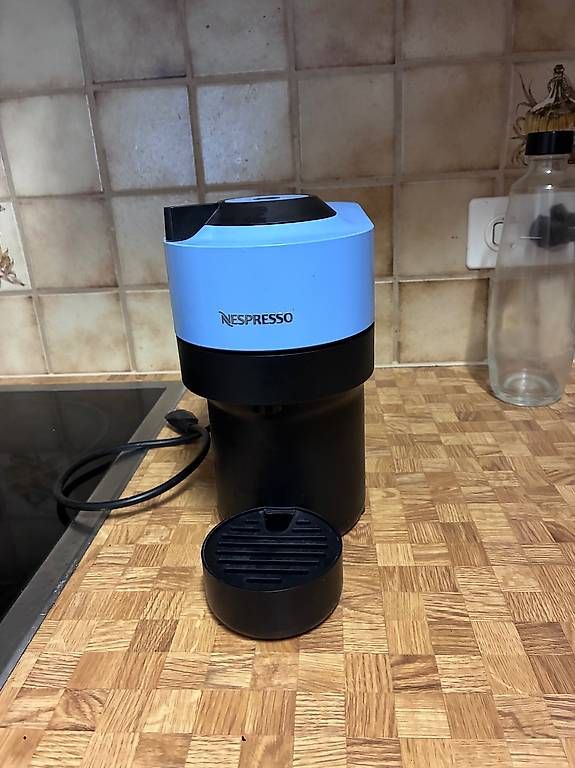 Nespresso Kaffeemaschinen & Espressomaschinen: Kaffeemachine Nespresso Verturo – Gebraucht aus Küblis von hen_sn5q