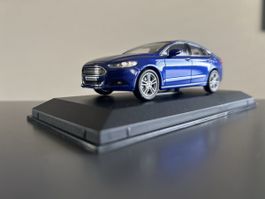 Ford Mondeo Blau  1:43