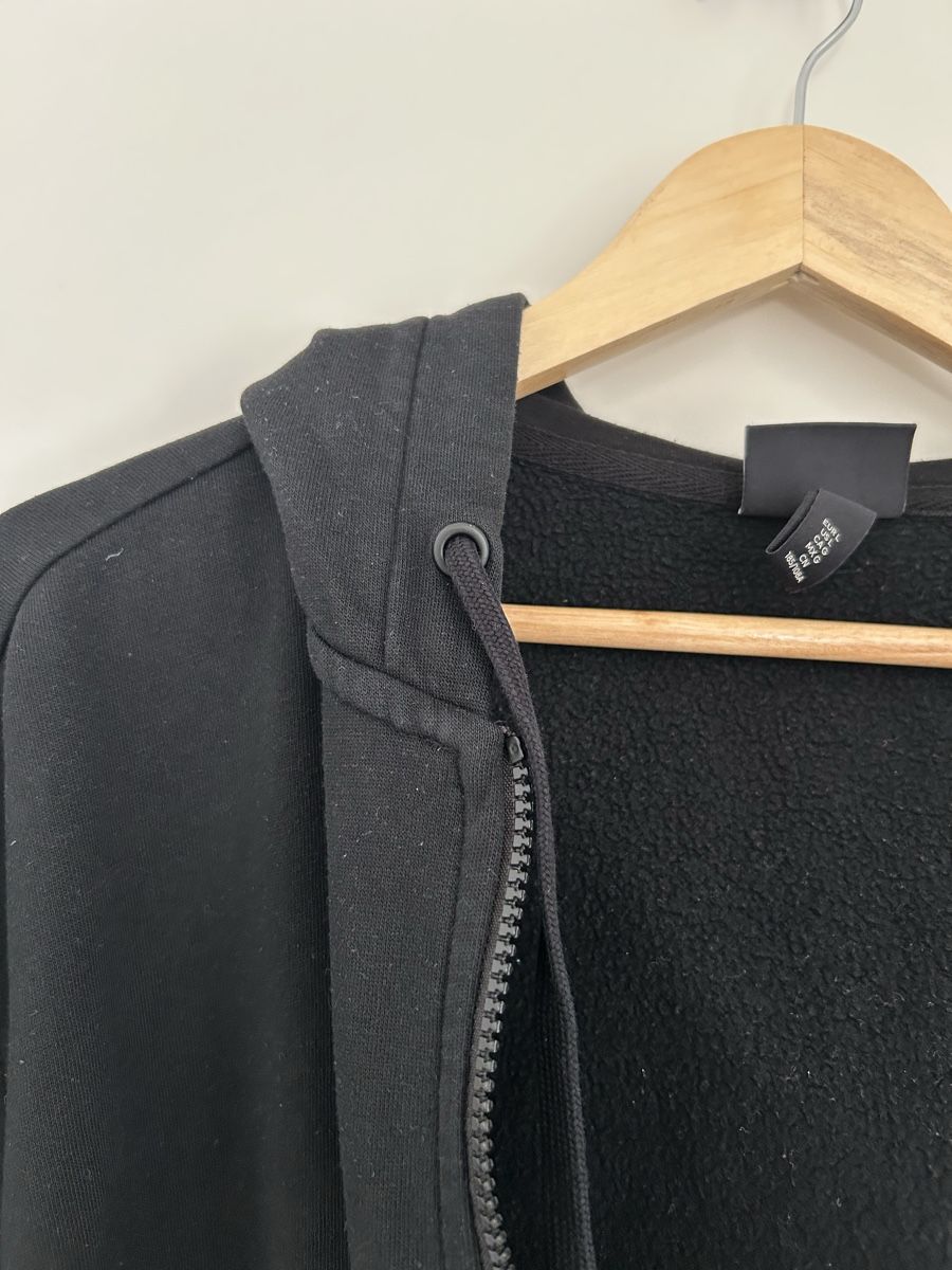 Maglioni & Felpe: Schwarze Kapuzenjacke Herren Grösse L – Usato da Schlieren venduto da mar_p5pq 3