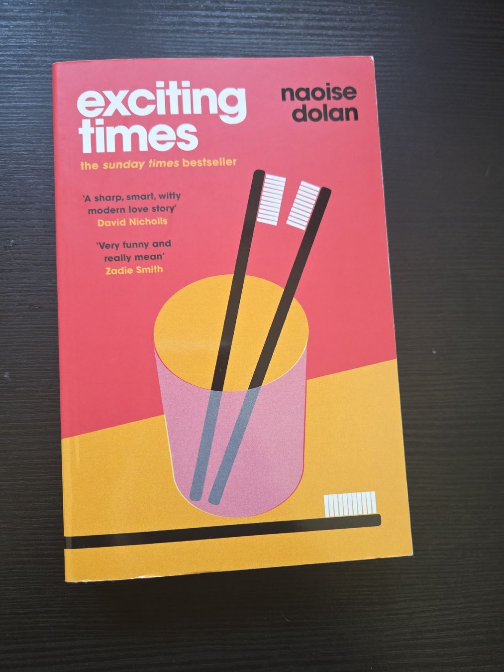 Libri: Libro "Exciting Times" di Naoise Dolan, inglese – Usato da Nyon venduto da direwolf97