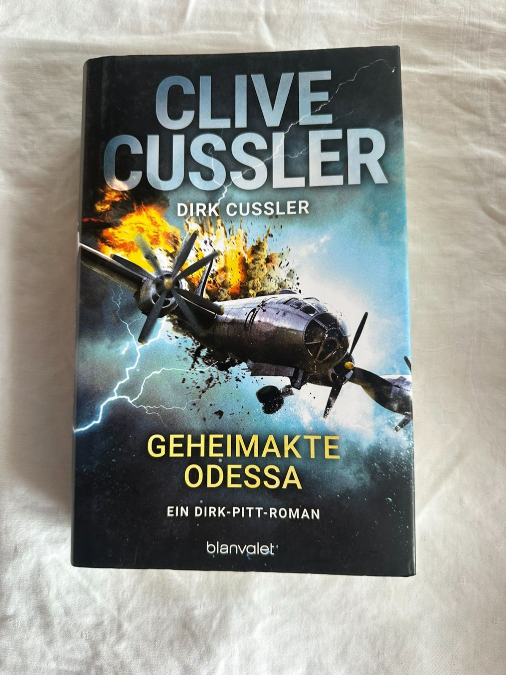 Livres: Buch Geheimakte Odessa – D'occasion à Pfäffikon SZ par elfenhaar