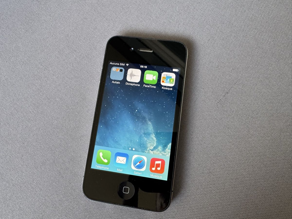 Apple Telefoni cellulari / Smartphones: Apple iPhone 4.  16GB.      Comme Neuf – Usato da Lausanne venduto da Denis- 2
