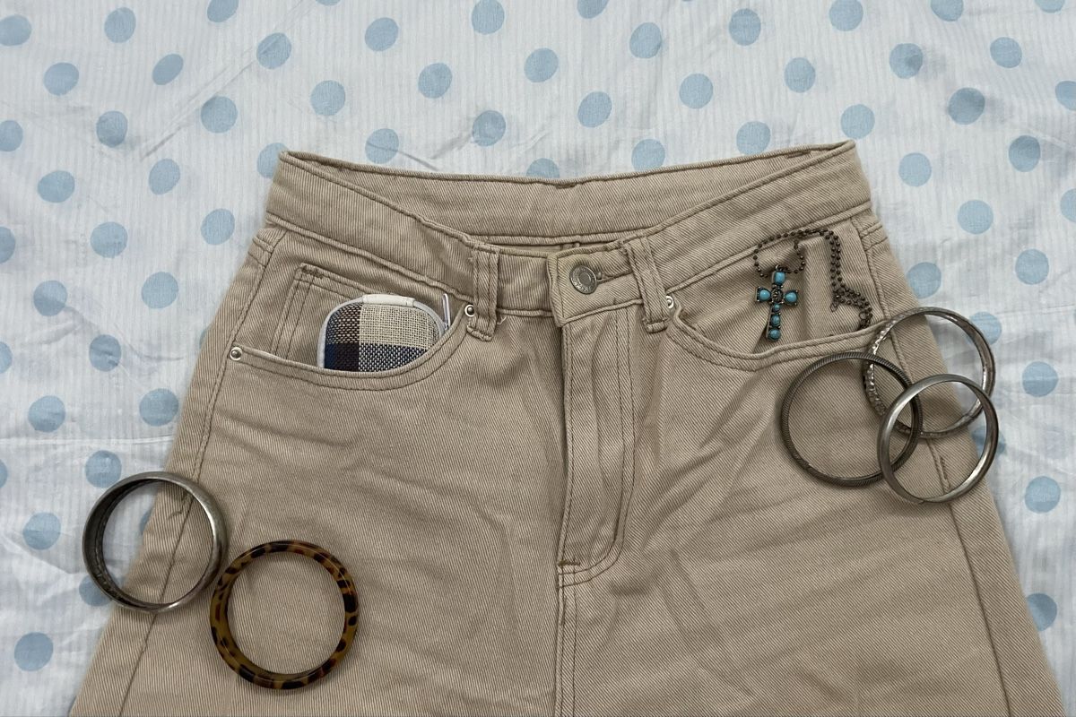 Shein Jeans: Beige Jeans – Gebraucht aus Wohlenschwil von chi_k9ds