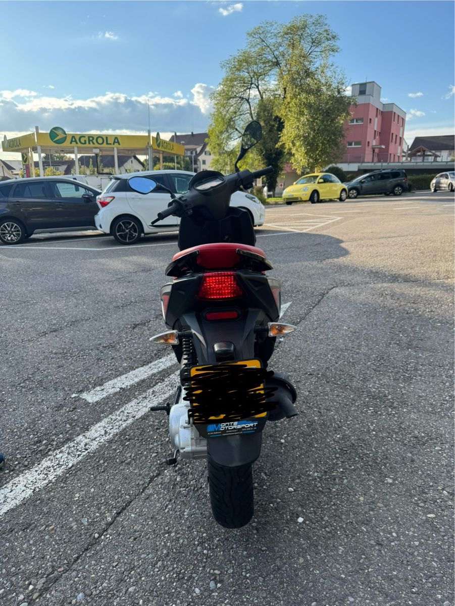 Aprilia Strada: Roller | Aprilia SR 50 – Usato da Hombrechtikon venduto da eli_xsh8 2