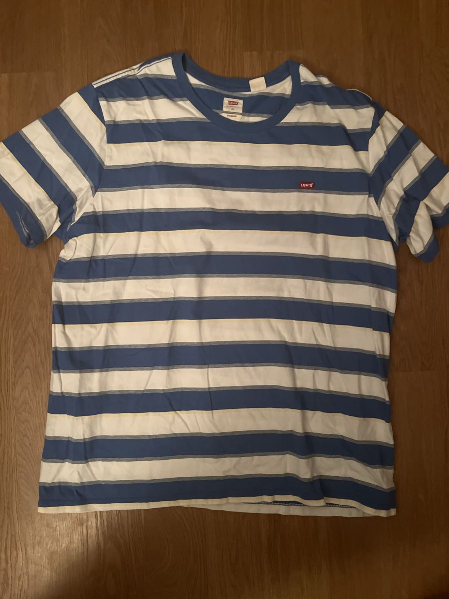 Levi's T-shirts: Levis Tshirt Gr. XL – Neuf (Voir description) à Luzern par lou_p8qb