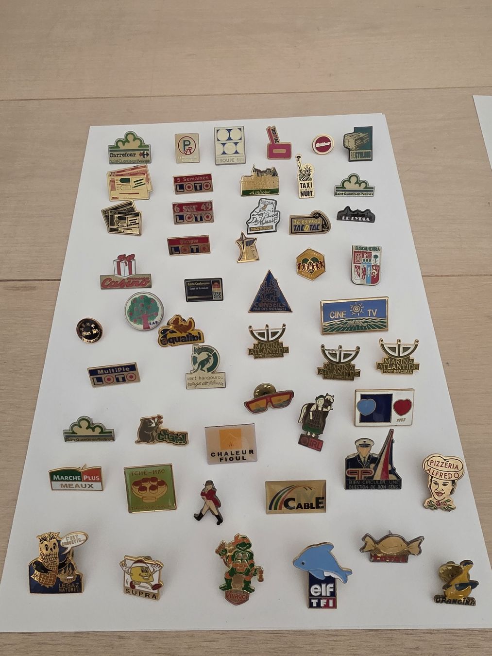 Placchette & Badge: 50 pins vintage Français – Usato da Paudex venduto da Pacalauma