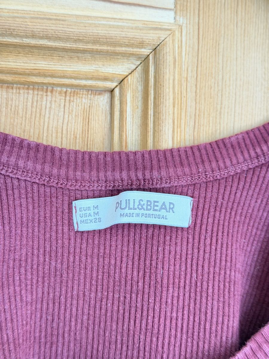 Pull&Bear Top: Pull&Bear Crop Top Bordeaux Engel | M – Usato da Samedan venduto da K7kgh 3
