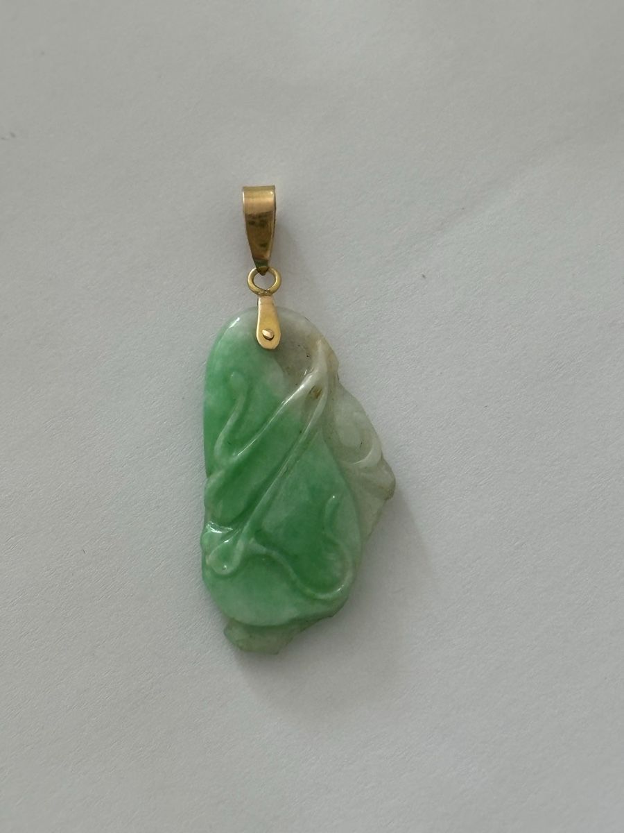 Pendentifs: Pendentif jade sculpté or 14k – D'occasion à Montreux par luc_w7cx 4