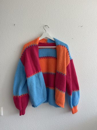 Gestrickte Strickjacke Damen bunte Streifen Groesse M neu