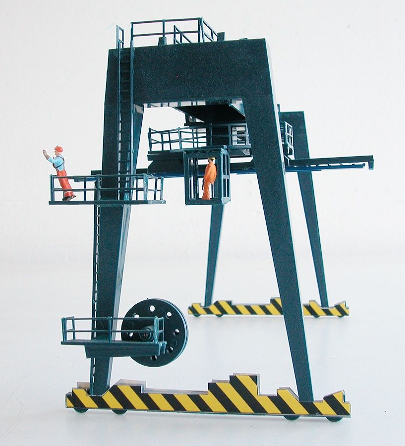 Modelleisenbahnen: Container-Kran zu Spur H0 – Gebraucht aus Oberwil BL von Klang 1