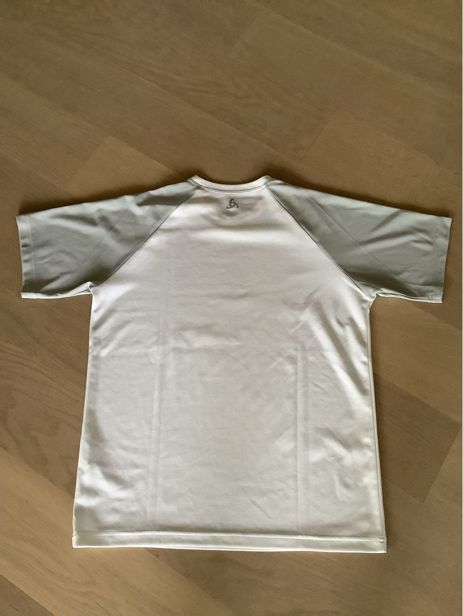 Odlo T-Shirts: Sportshirt Odlo, Gr. M, weiss/hellgrau – Gebraucht aus Cham von capalari 1