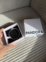 Pandora Moments Schlangen-Gliederarmband mit Herz-Verschluss