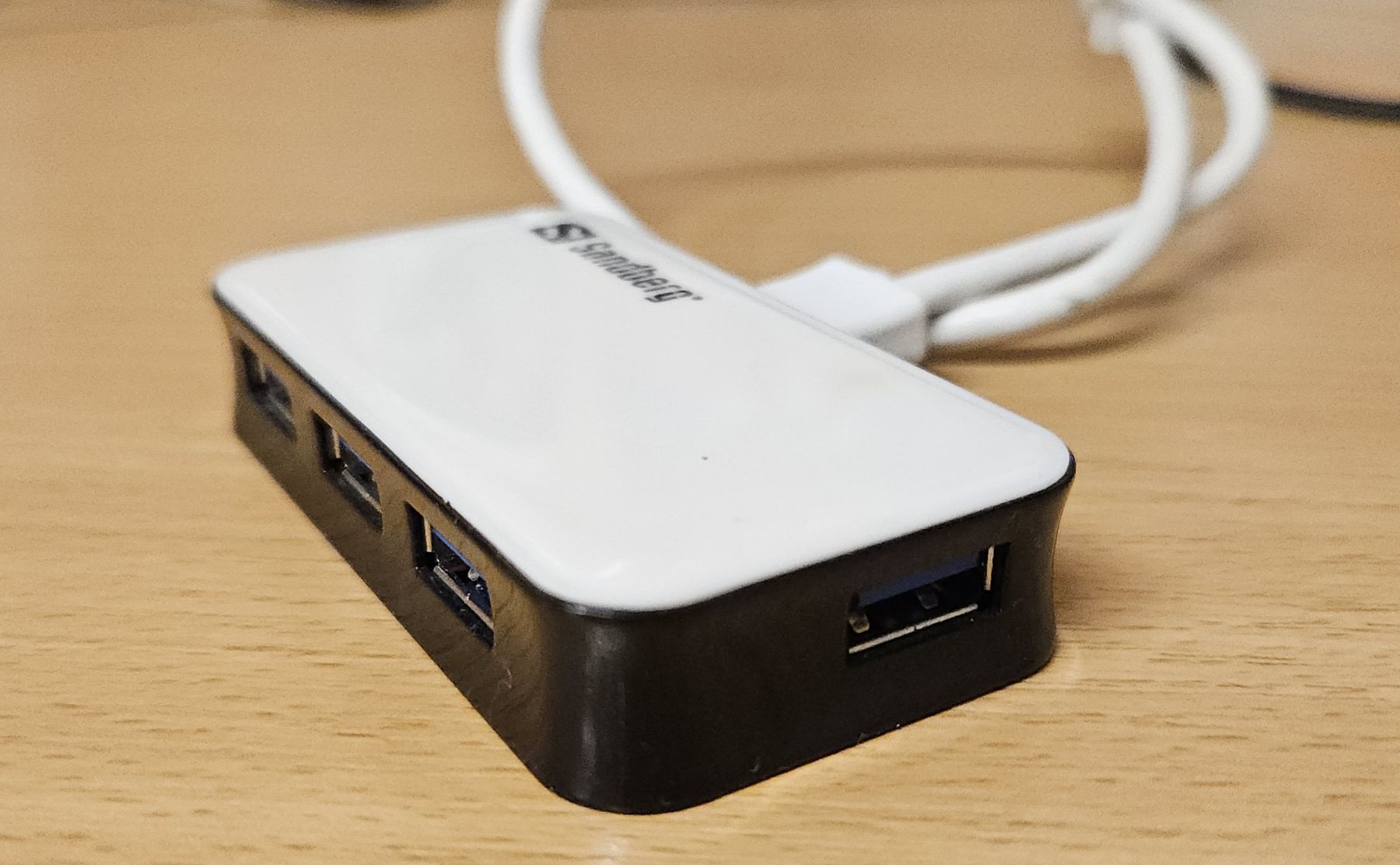 Hub & Switch: USB C Hub - 4 xUSB 3.0 – Nuovo (secondo la descrizione) da Zwillikon venduto da Funfun 2