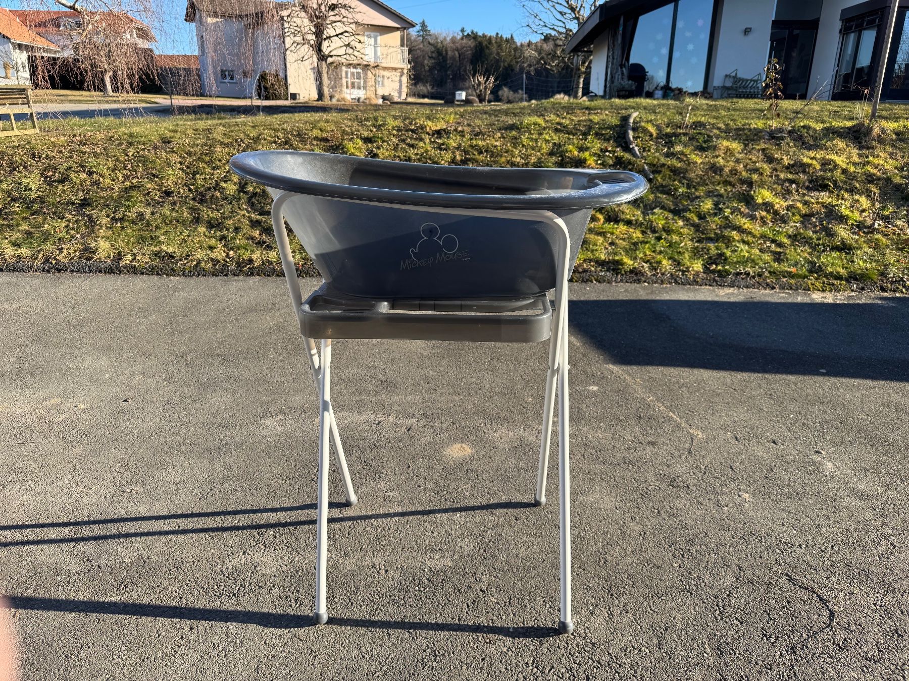 Vasche da bagno: Baignoire pour bébé Mickey avec pied – Usato da Chapelle (Glâne) venduto da Lochinver