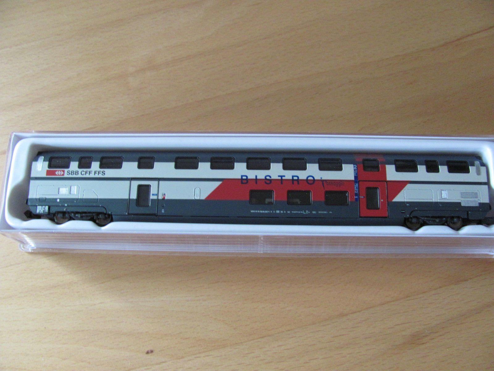 Hobbytrain Modellini di ferrovie: H25105/ IC2000 SBB Bistro - Wagen – Nuovo (secondo la descrizione) da Uznach venduto da Bimbolino