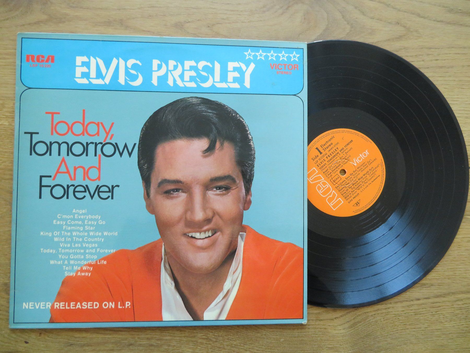 Schallplatten: ELVIS PRESLEY TODAY TOMORROW AND FOREVER – Gebraucht aus Zürich von max_cp5f