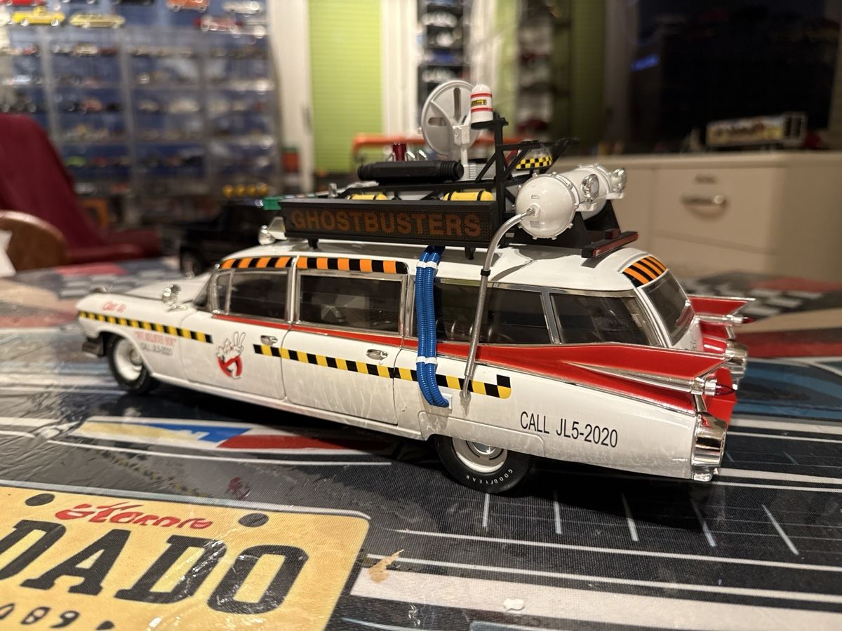 Hot Wheels Modellini d'auto: Hot Wheels Elite Ghostbusters Ecto 1A  1:18 – Usato da Basel venduto da Zomeg 6