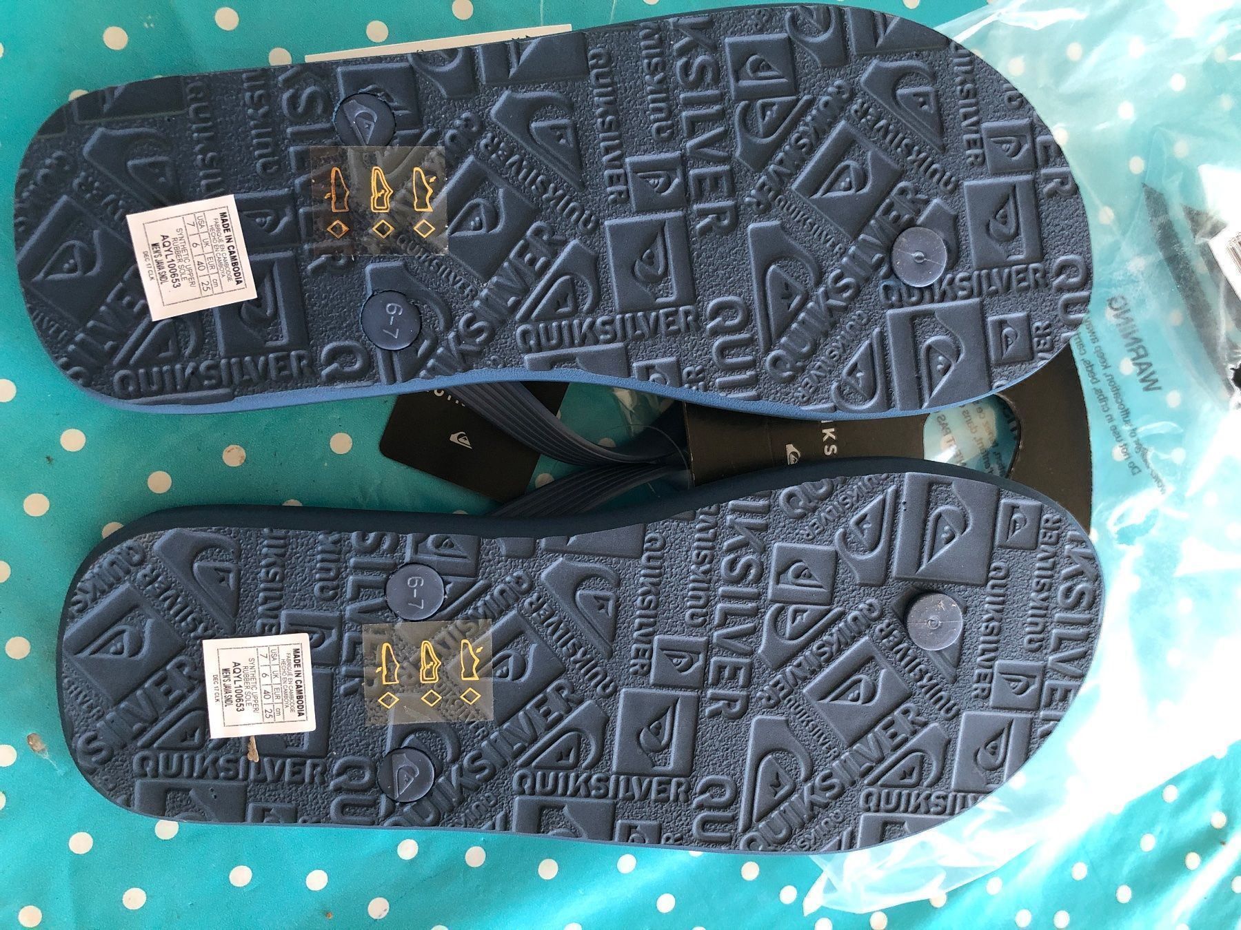 Scarpe per ragazzi: Neue Quiksilver Flip Flops Gr.40 – Nuovo e nell'imballaggio originale da Obergerlafingen venduto da cabo4 1