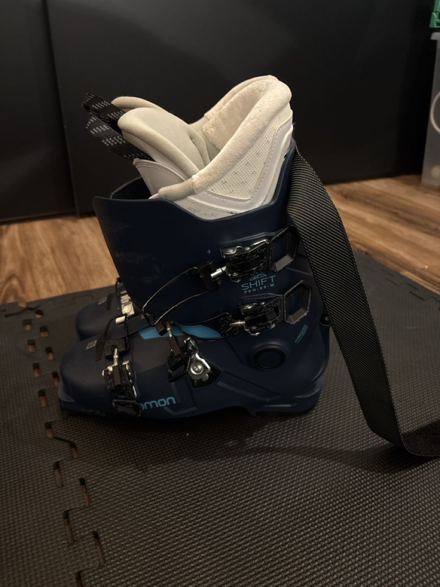 Salomon Scarpe da donna: Salomon Skischuhe mit Gehfunktion – Usato da Vordemwald venduto da HOPVORD 1