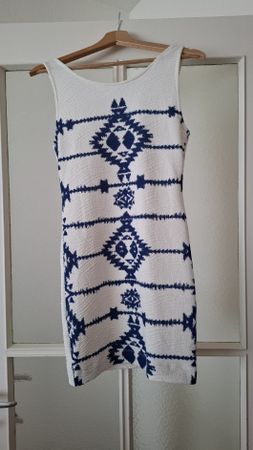 Robe estivale blanche à motifs bleus neuve H&M