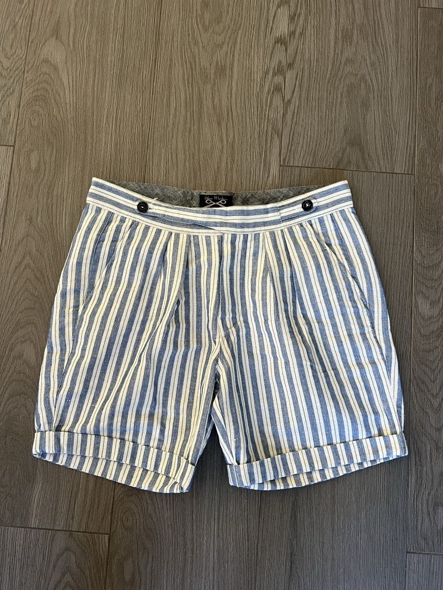 Pantaloni: Short Silver Whiskers rayé bleu et blanc – Nuovo (secondo la descrizione) da Villars-Ste-Croix venduto da Maaaat