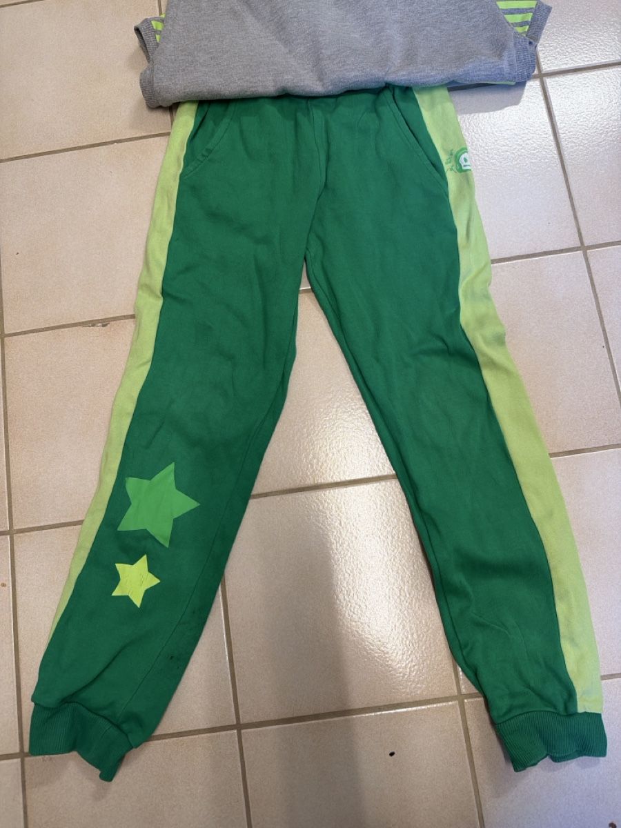 Lotti di vestiti: Schwiizergoofe Outfit Stern – Usato da Wetzikon ZH venduto da len_d9wz 3