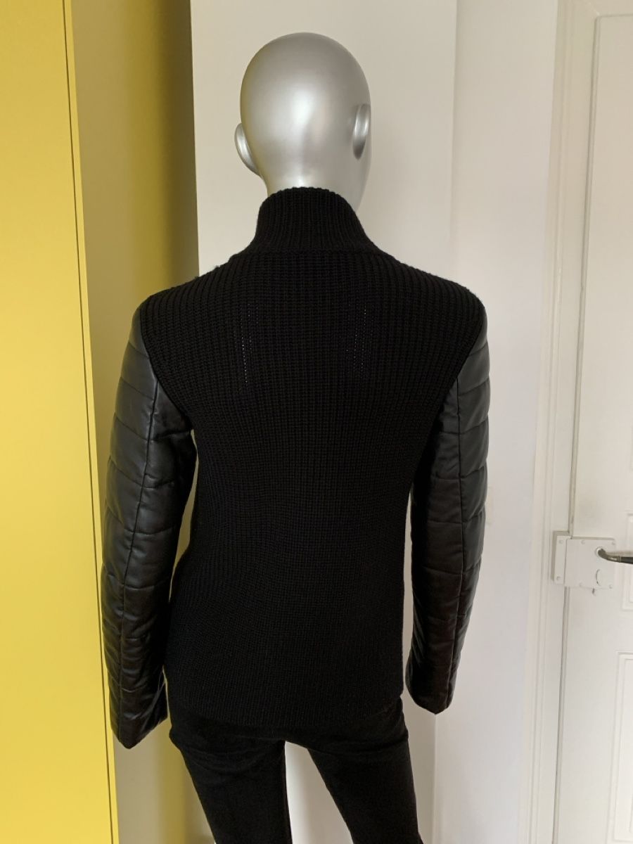 Akris Giacche: AKRIS: Lässige schwarze Strickjacke mit 'Leder'-ärmel, 36 – Usato da Luzern venduto da paulablue 3