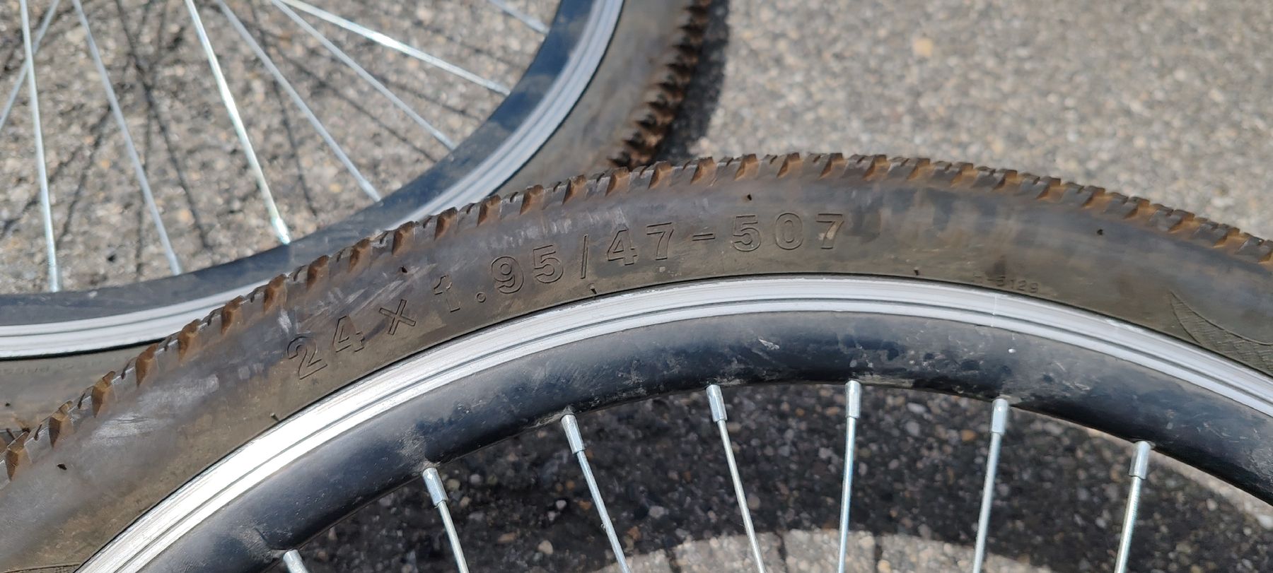 Pneus & Roues: 2 roues de velo 24"  – D'occasion à Biel/Bienne par Mollarddesign 1