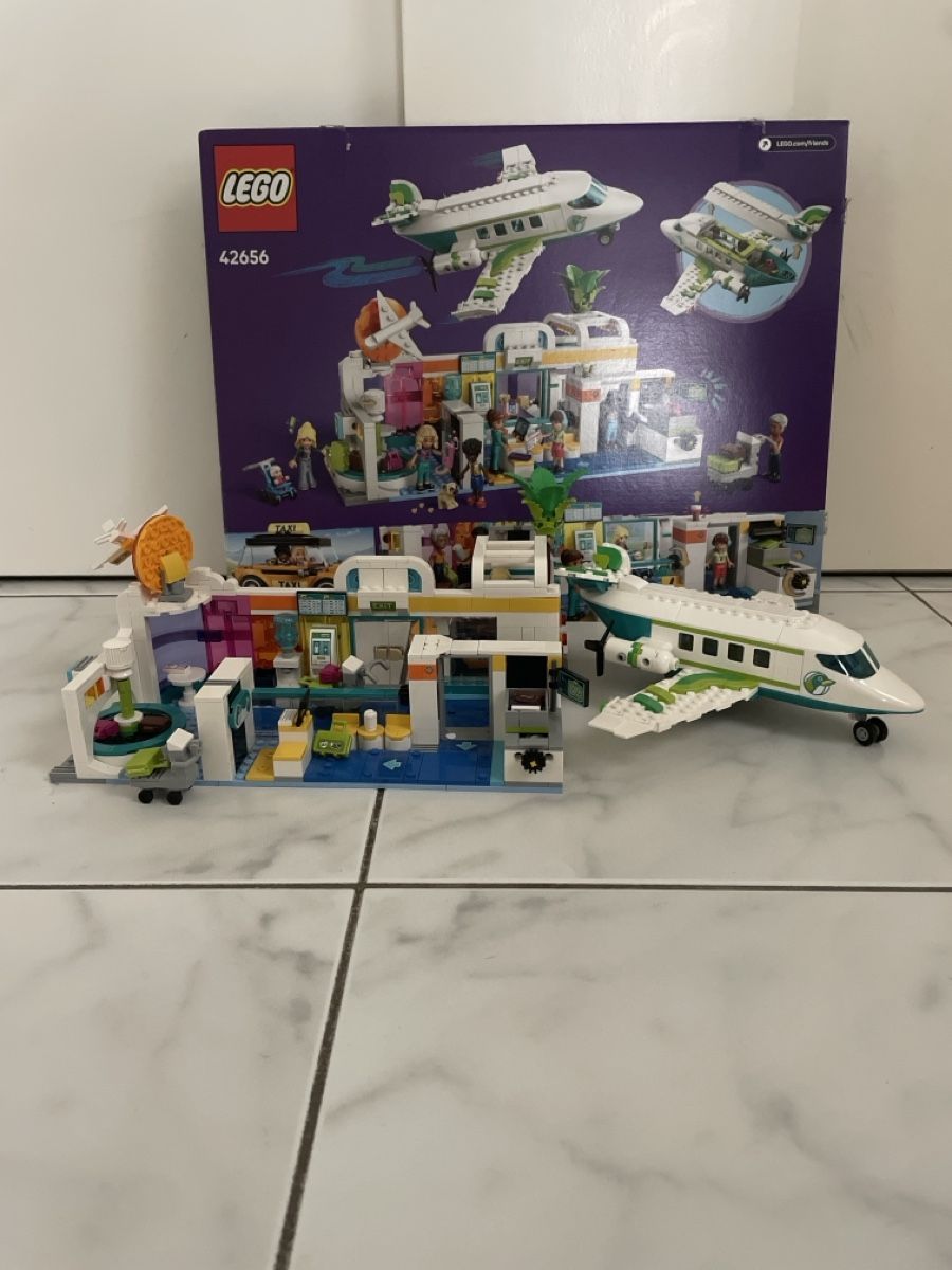 Lego Spielzeuge: LEGO 42656 Flughafen mit Flugzeug – Gebraucht aus Richterswil von Jolipoisson 1