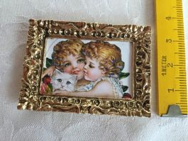 Älteres Puppenstuben Bild mit Metalrahmen