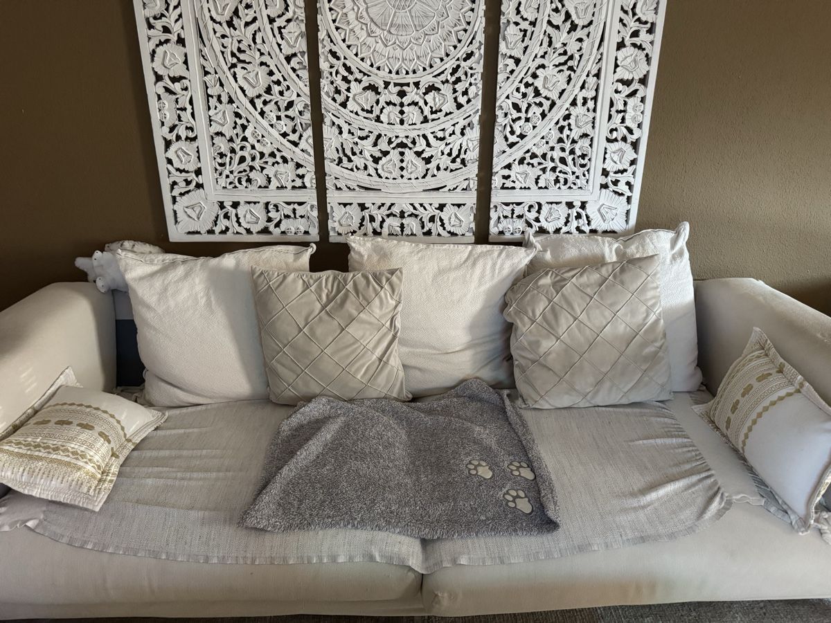 Sofas: Gratis Sofa 3-Sitzer Stoff weiss – Gebraucht aus Zürich von Miiiich__elle