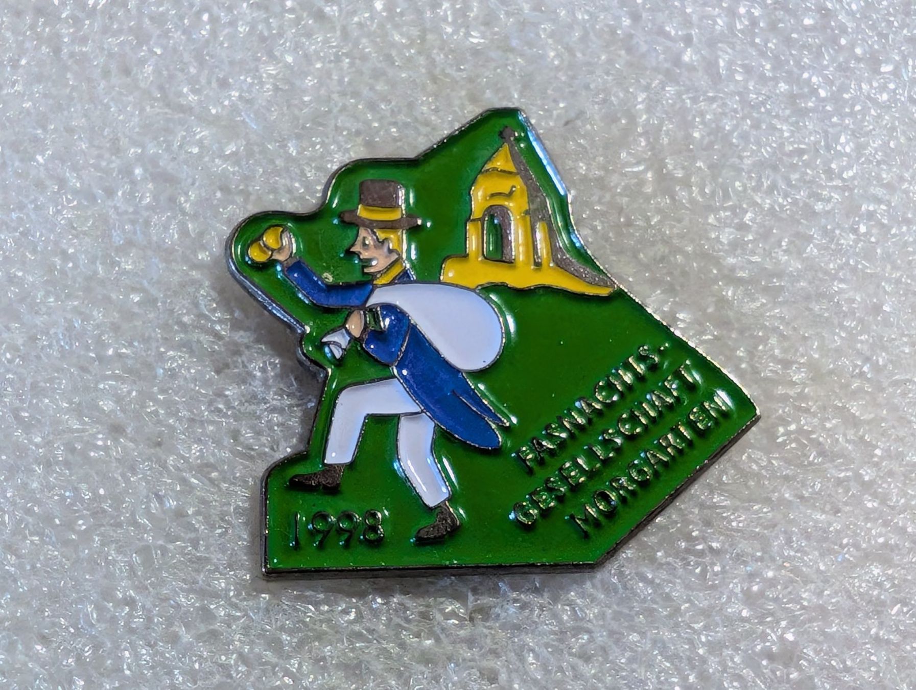 Placchette & Badge: Ansteckpin 81: Fasnachtsgesellschaft Morgarten – Usato da Oppligen venduto da Pin-Fall-Shop
