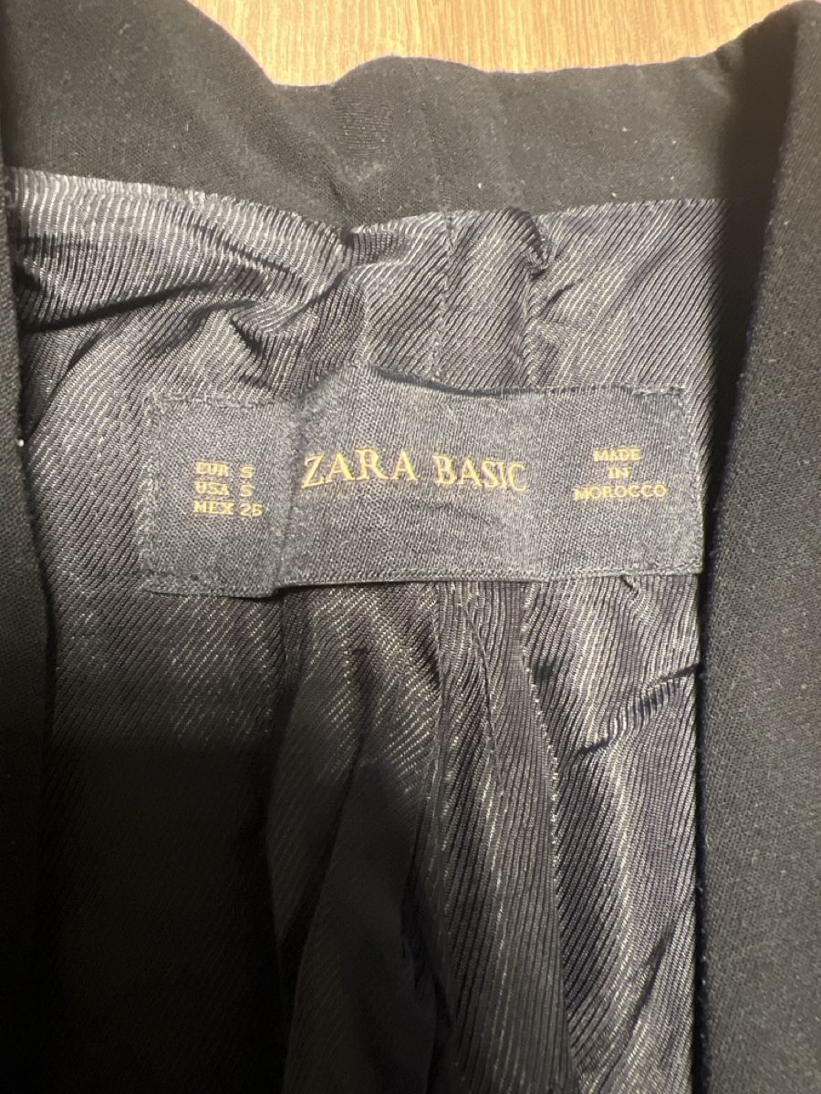 Zara Jacken: Damen Blazer Zara Basic Schwarz Grösse S  – Gebraucht aus Schlieren von tolga212 1