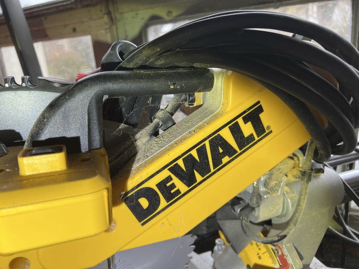 Tutte le macchine: DeWalt DWS 780 Kappfräse – Usato da Huttwil venduto da luk_9tdh 2