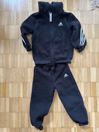 Adidas Fleece Kinder Trainingsanzug, Schwarz, Gr. 98