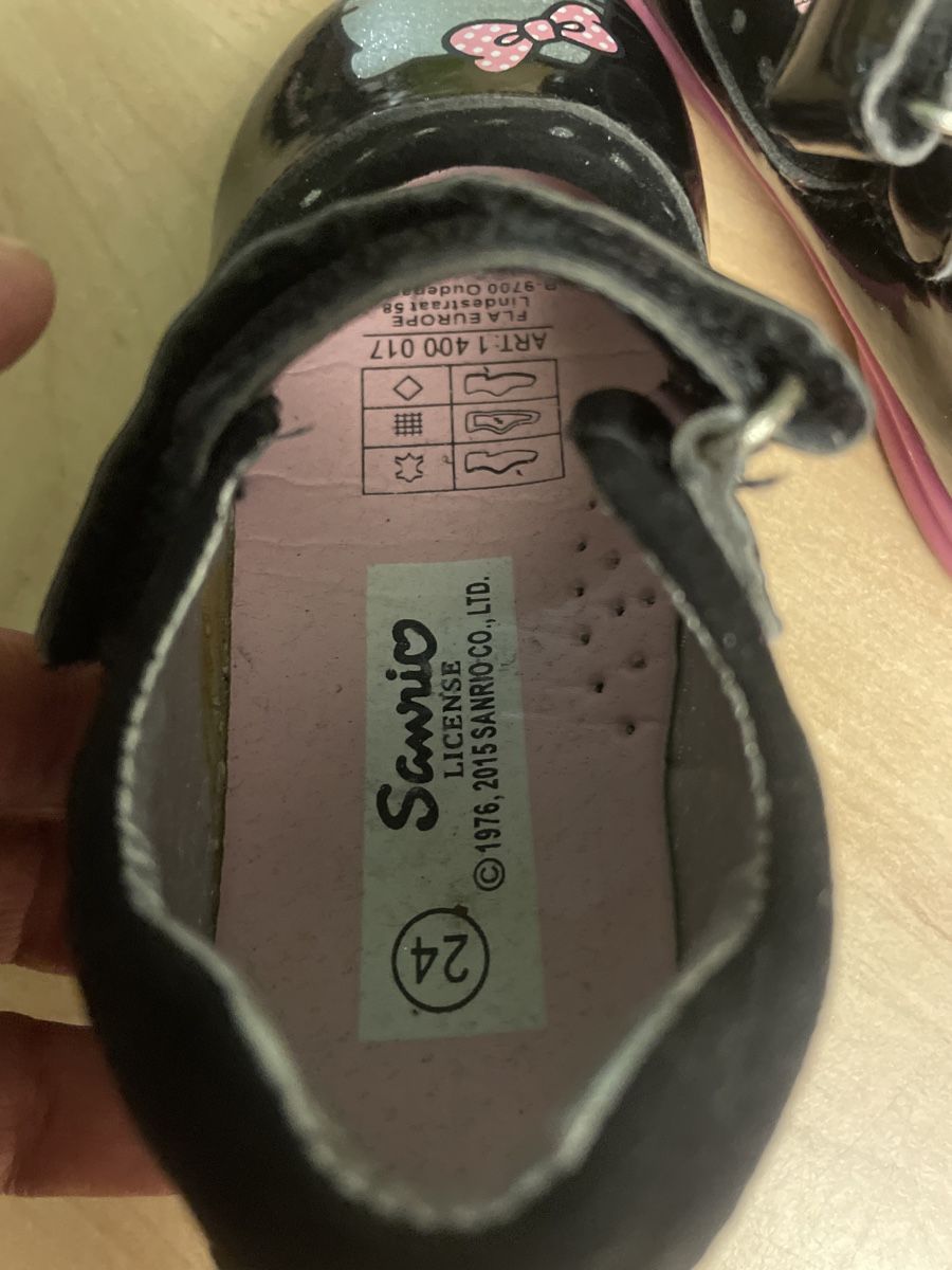 Scarpe per ragazze: Neuwertige Hello Kitty Lack Ballerinas Gr.24 – Nuovo (secondo la descrizione) da Obergerlafingen venduto da cabo4 3