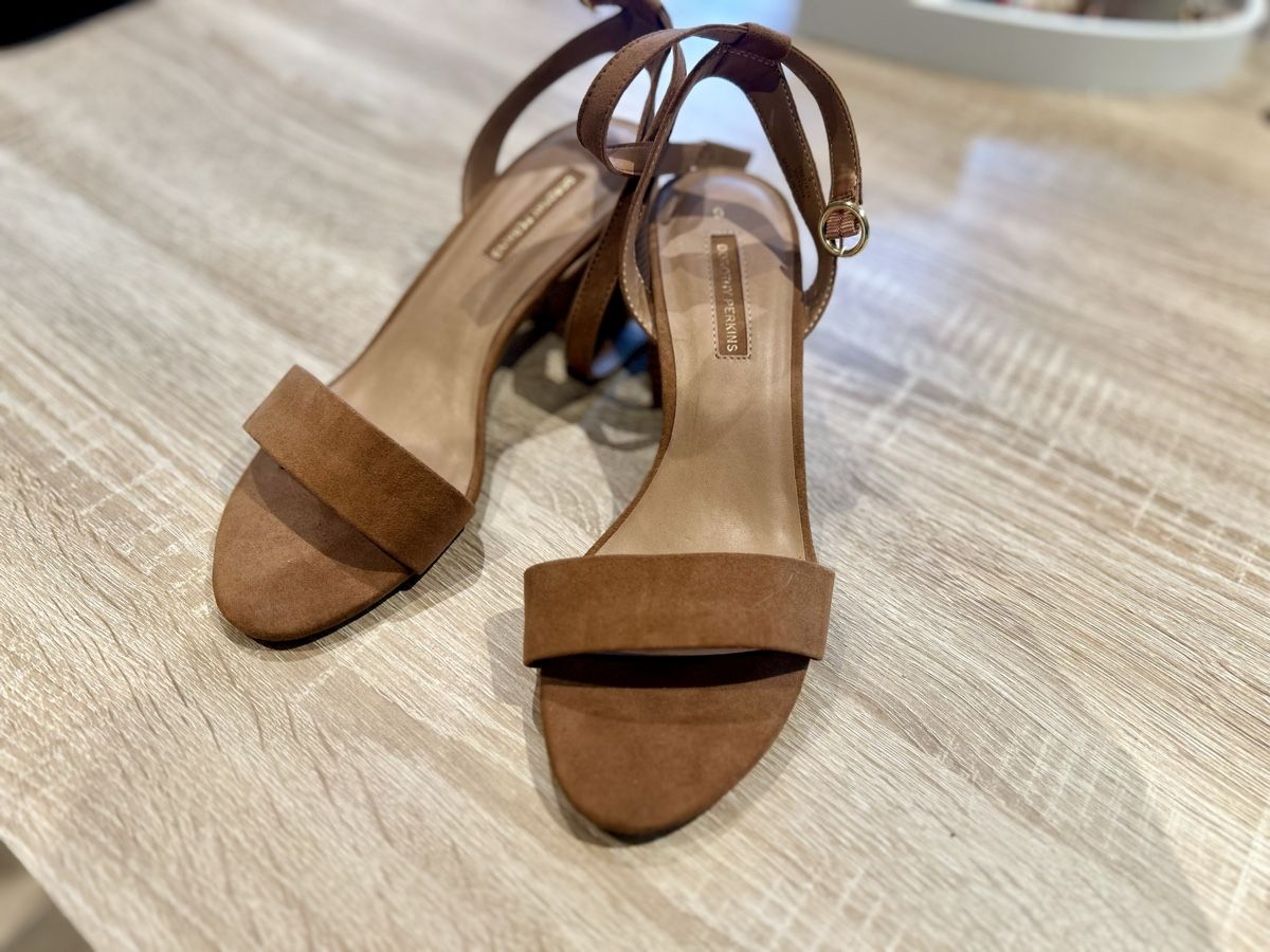 Dorothy Perkins Scarpe da donna: Dorothy Perkins Sandalen, hellbraun, Gr. 42 – Nuovo (secondo la descrizione) da Reutigen venduto da Monschij 1