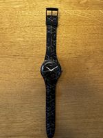 Swatch Armbanduhr Schwarz Geometrisches Design ab CHF 1.-