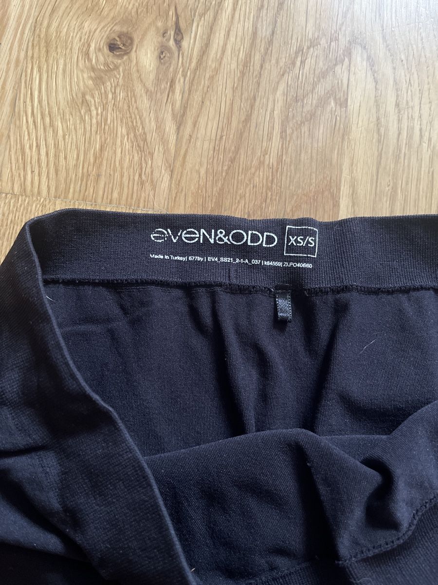 Pantaloni: Short noir EVEN&ODD – Usato da Le Locle venduto da Mayd_h 1