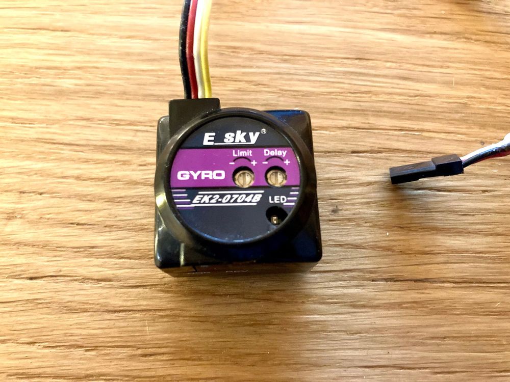 Gyroscope Esky Gyro headlock EK2-0704B (Defekt) in Trélex für CHF 6.5 ...