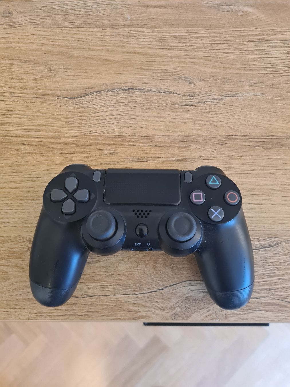 Sony Controller: PS4 original controller – Nuovo (secondo la descrizione) da Zurich venduto da ber_2gfg