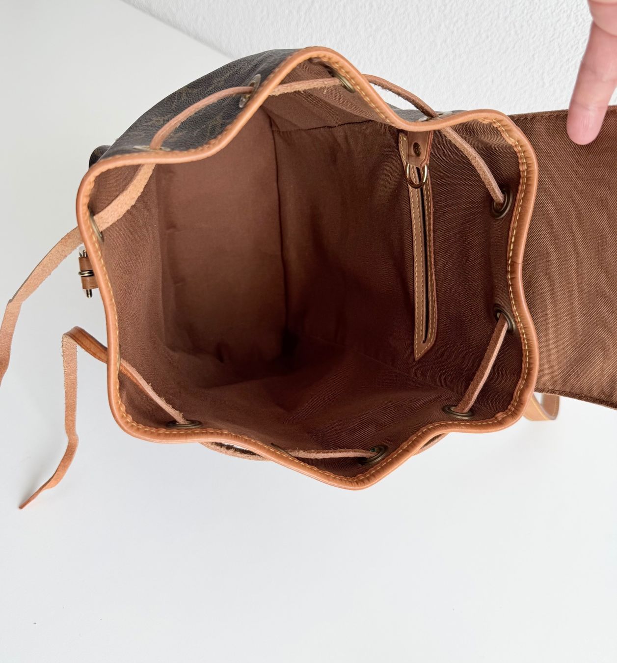 Louis Vuitton Zaini: Louis Vuitton Montsouris MM – Usato da Reinach AG venduto da gab_8s7m 8