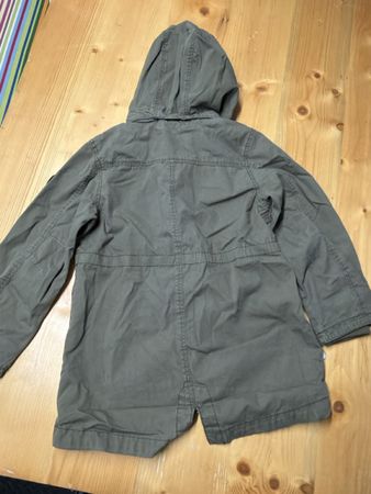 H&M Khaki Übergangsjacke Mädchen Gr. 122 Top Zustand!