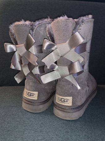 UGGs Bailey BOW Stiefeletten / Stiefel — Gr. 38 — Grau