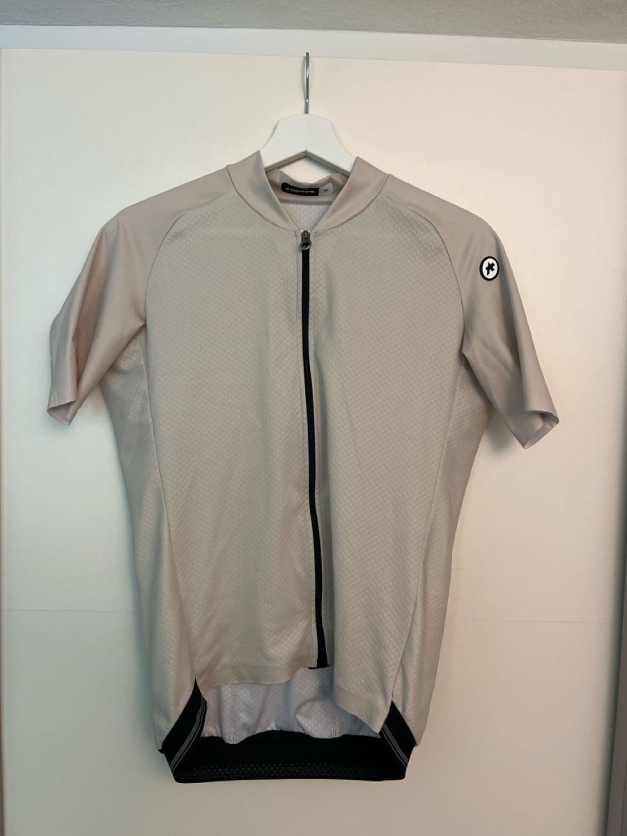 Assos Canottiere & Pantaloni: Assos Trikot – Usato da Othmarsingen venduto da lemonadelukas
